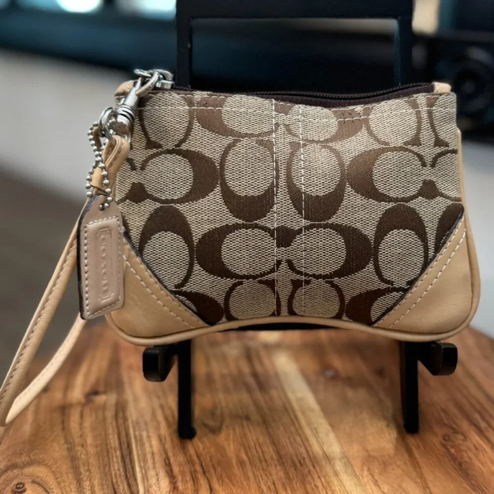 Coach Signature C Canvas Wristlet Brown Tan Leather Trim Zip Pouch - Picture 2 of 7